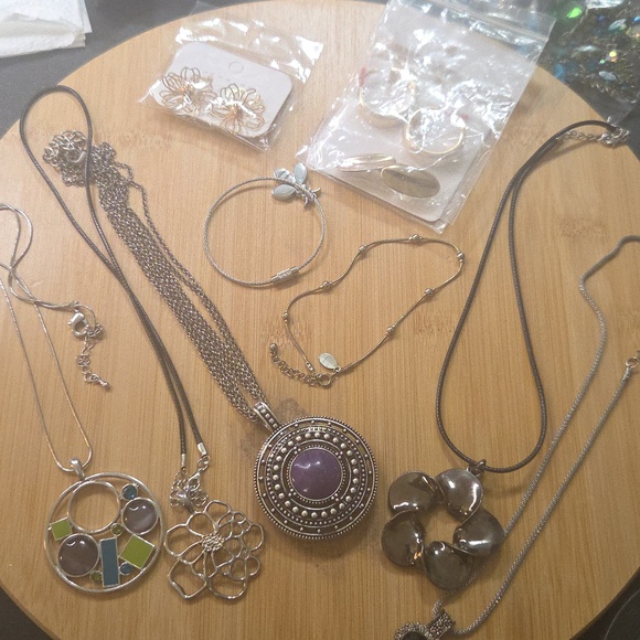 $2 bundle show - Picture 1 of 1